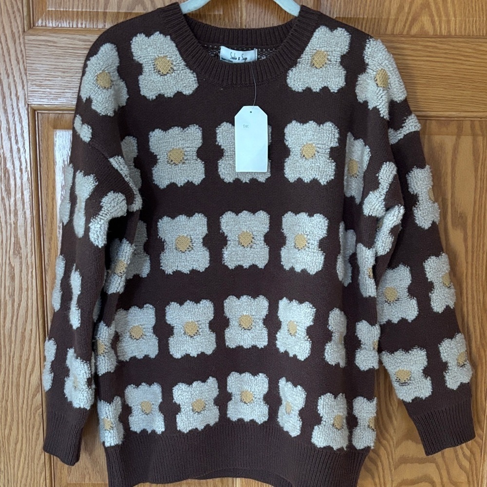 NWT Sadie & Sage Brown Floral Crew Neck Sweater